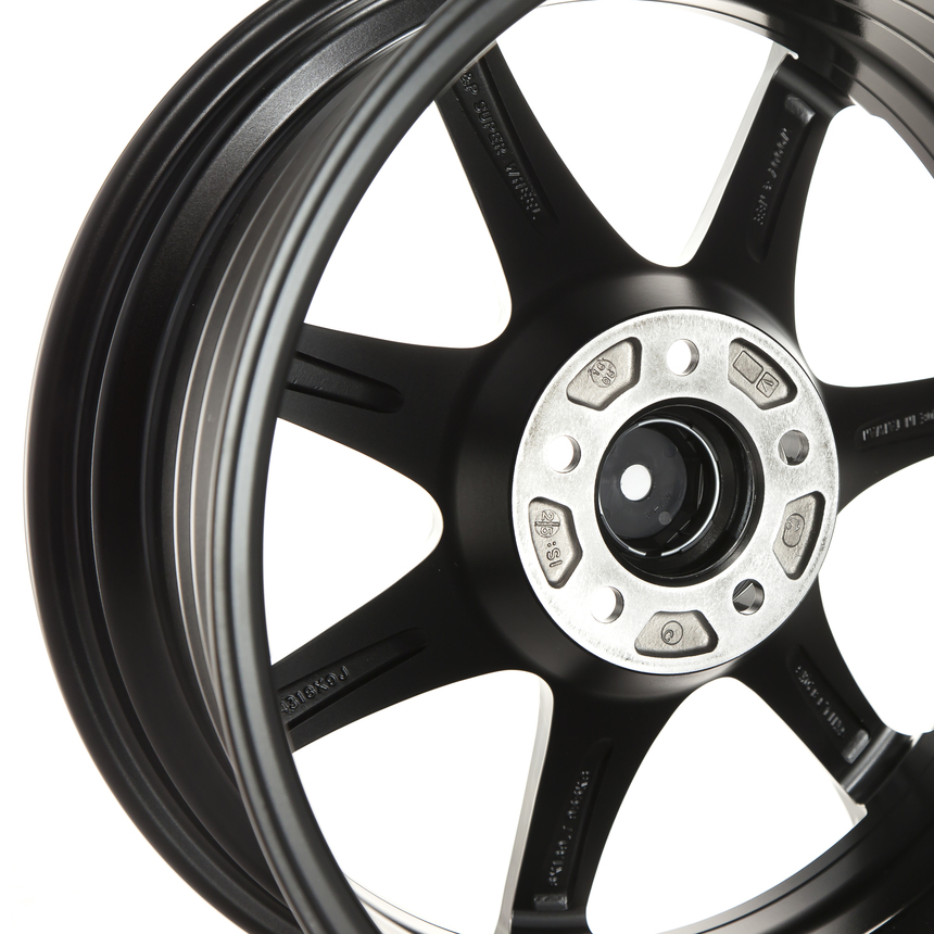 COSMIS  MR-7 18x10,0 5x114,3 ET25 Hyper black