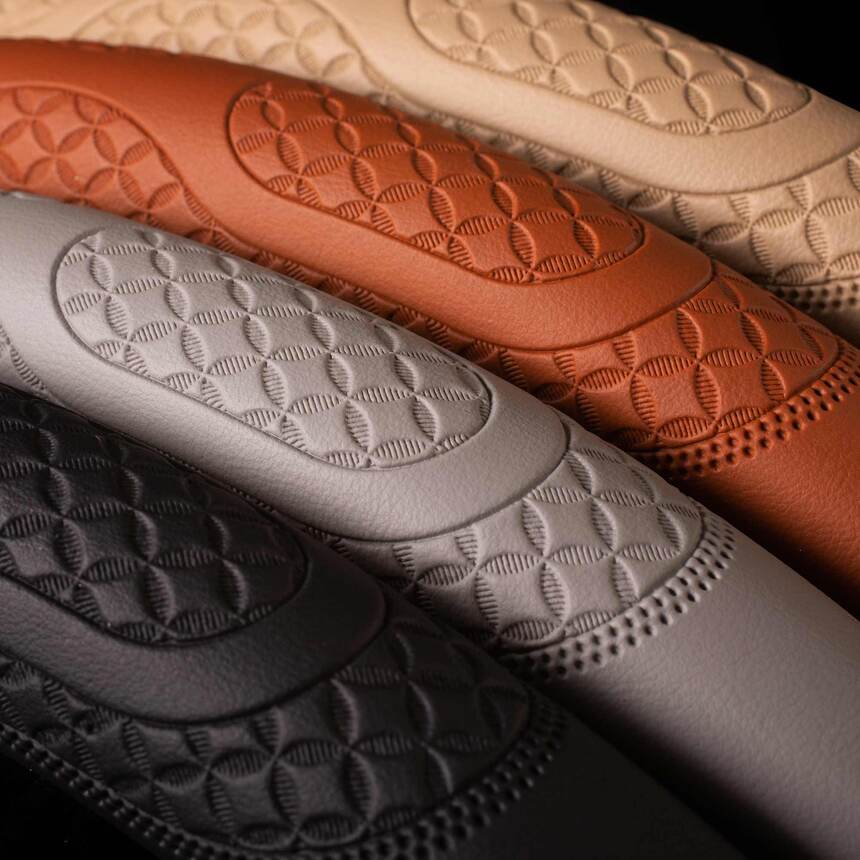 Кожаная оплётка на руль Car Performance, экокожа CP-2011 BR (M)