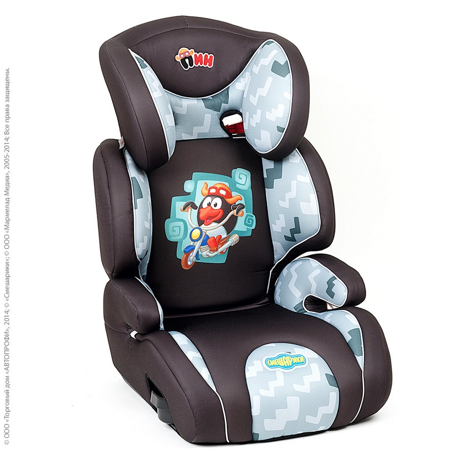 Детское автокресло темного цвета